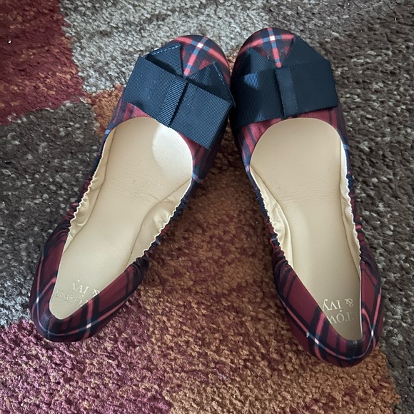 crown & ivy Shoes - Crown & Ivy Ilene Bow Flat Red Off Grid Plaid 8.5M (Barely Used)
